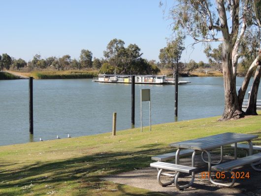 Ferry in Waikerie